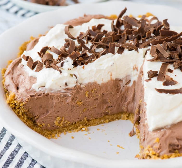 chocolate pie with pudding