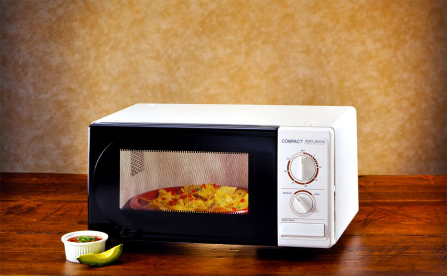 How to reheat nachos in the microwave