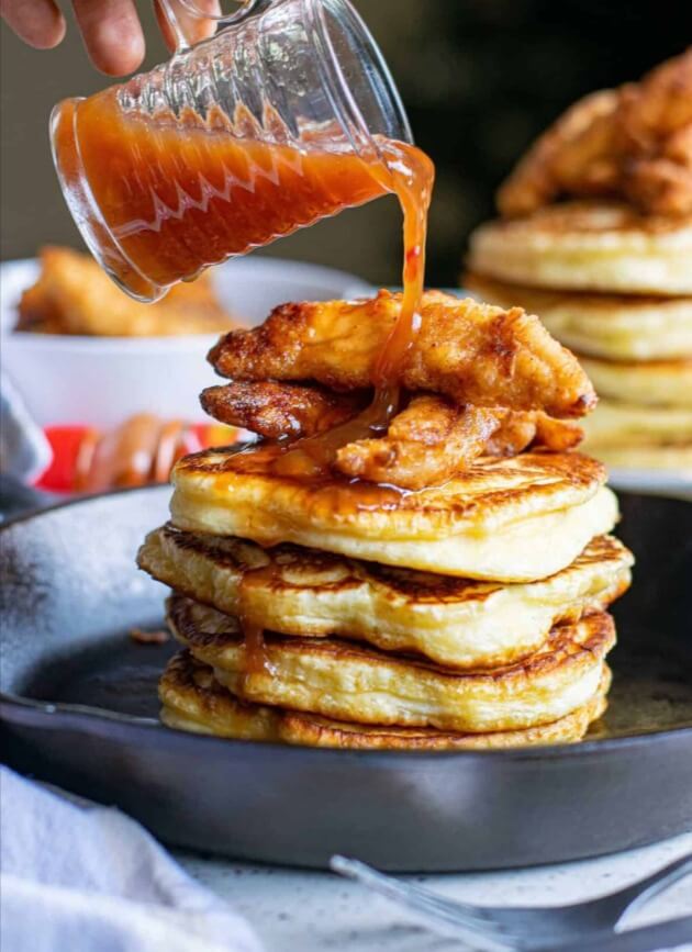HOT CHICKEN PANCAKES WITH SRIRACHA MAPLE SYRUP recipe