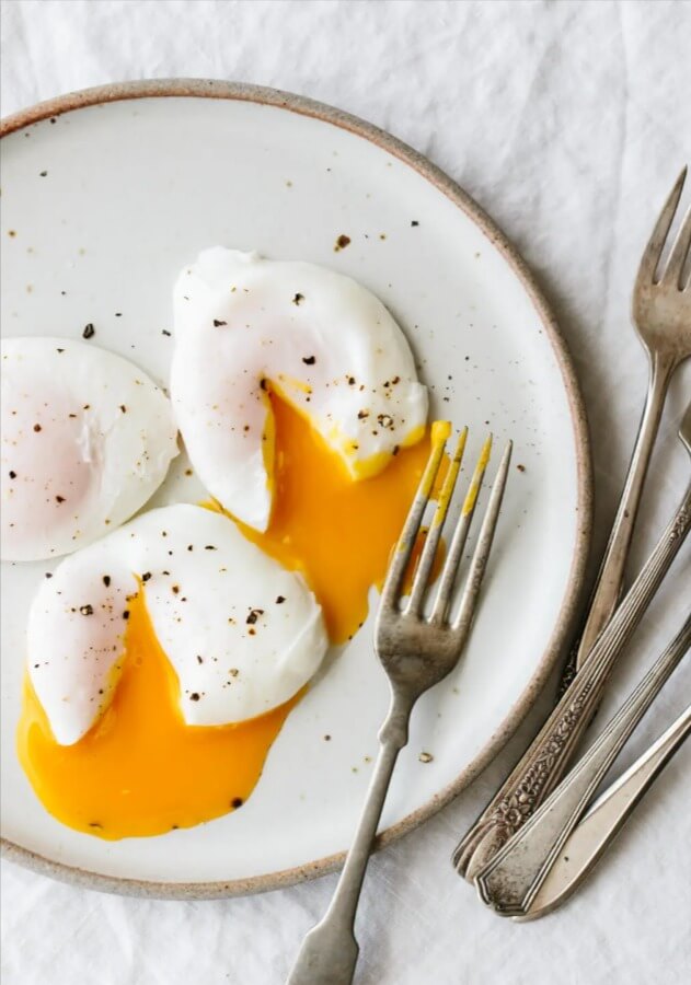 POACHED EGGS HOW TO POACH AN EGG PERFECTLY recipe
