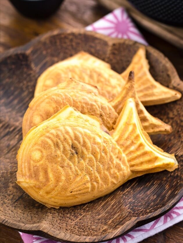 Taiyaki is a warm, fish-shaped cake with sweet red bean filling recipe
